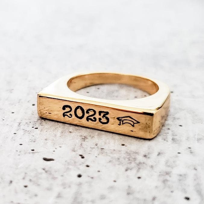 CLASS OF 2025 FLAT TOP GOLD OR SILVER RING