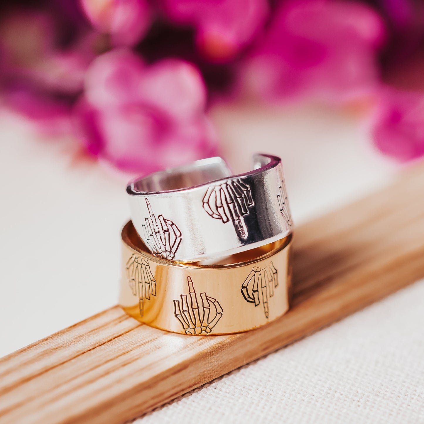 SKELETON MIDDLE FINGER RING