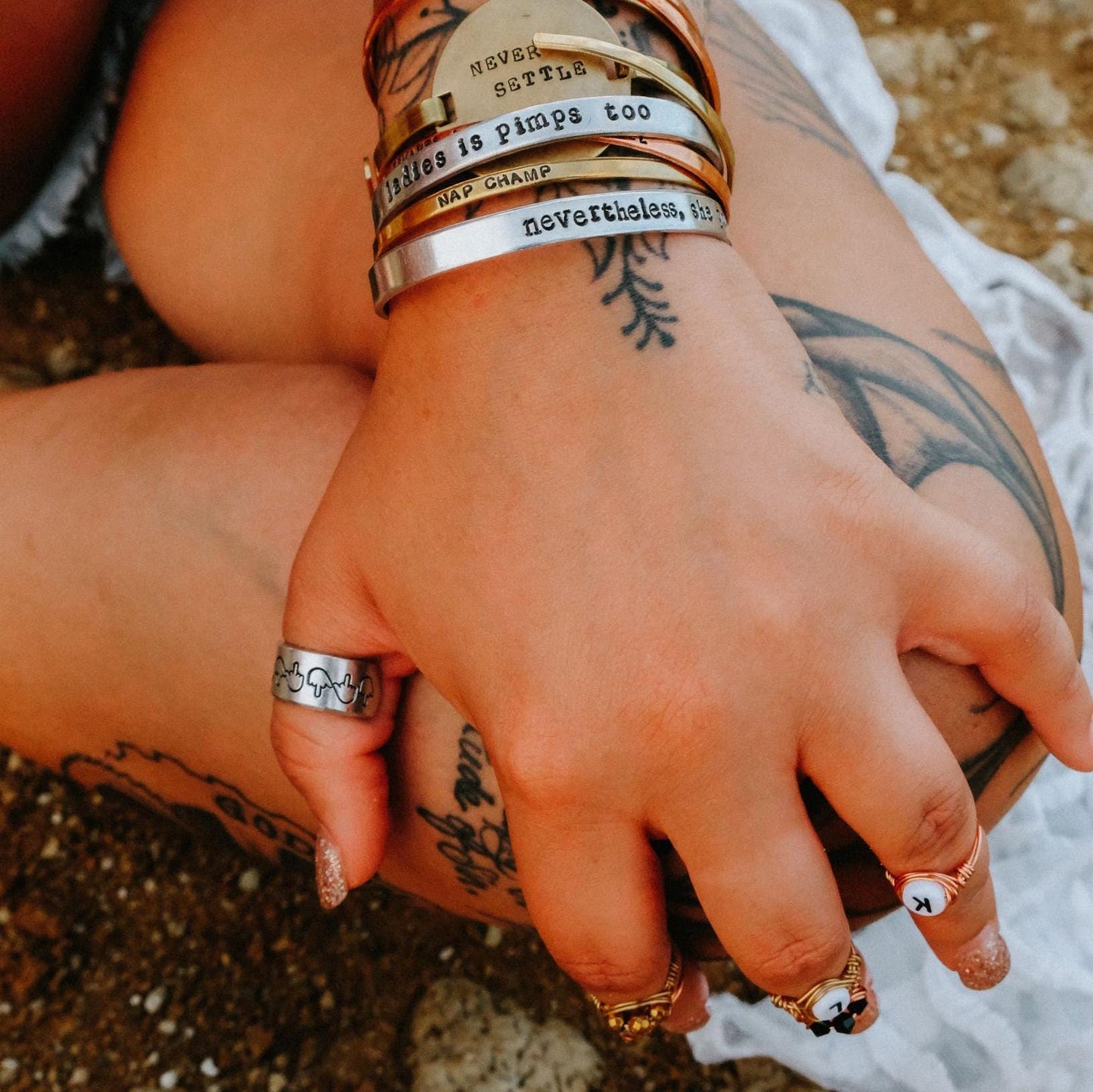 MIDDLE FINGER WIDE BAND RING
