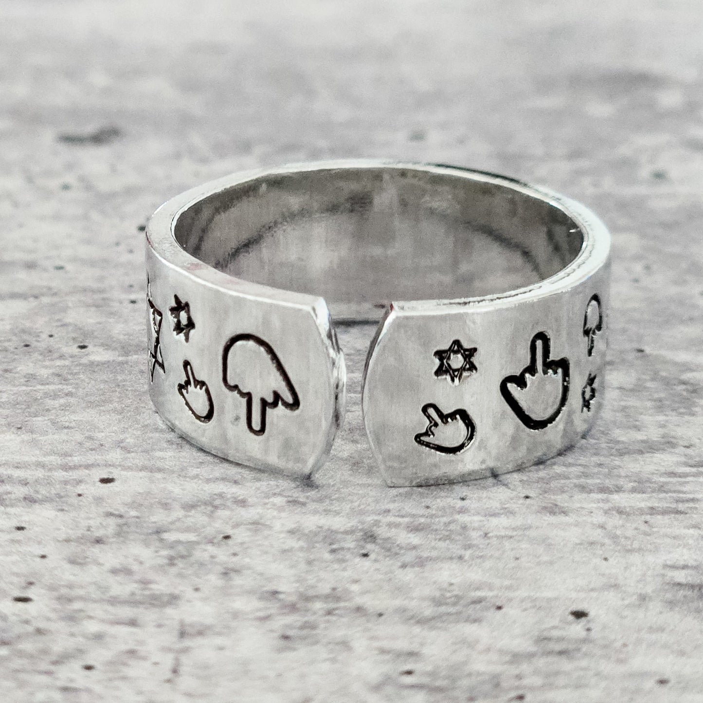 MAGEN DAVID MIDDLE FINGER RING
