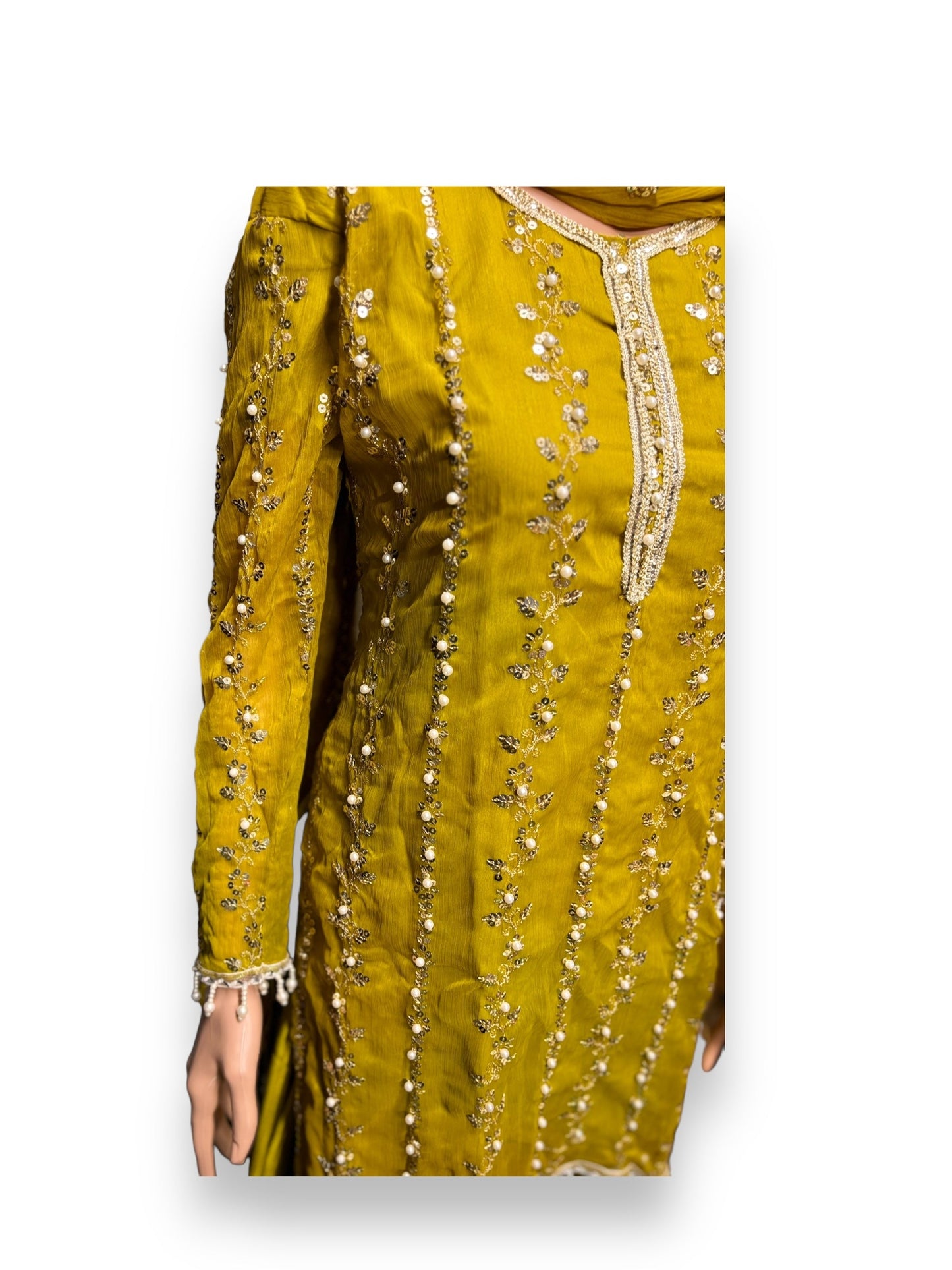 TRADITIONAL GREAT VALUE DESIGNER SALWAR KAMEEZ-ETHNIC WEAR FOR WOMEN - 203