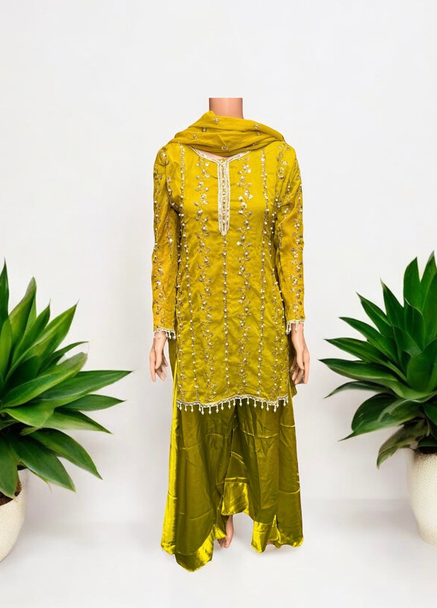 TRADITIONAL GREAT VALUE DESIGNER SALWAR KAMEEZ-ETHNIC WEAR FOR WOMEN - 203