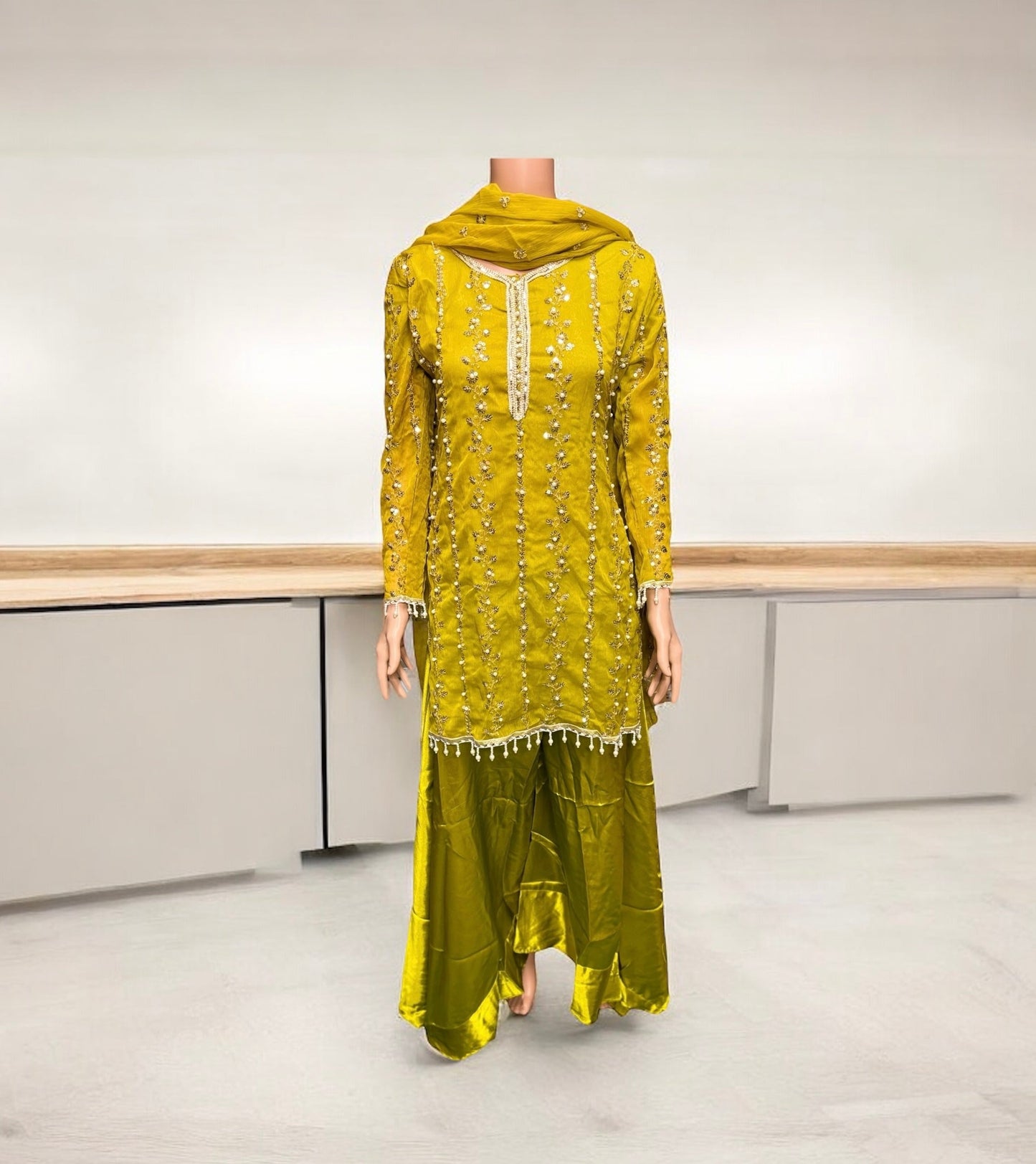 TRADITIONAL GREAT VALUE DESIGNER SALWAR KAMEEZ-ETHNIC WEAR FOR WOMEN - 203