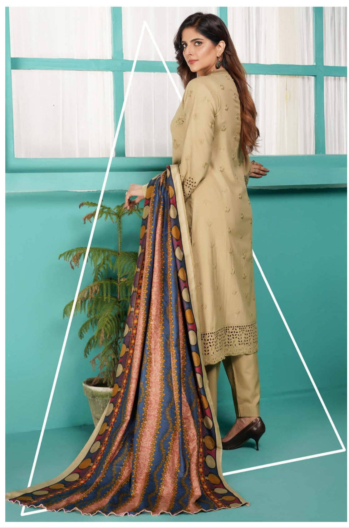 TRADITIONAL PAKISTANI SALWAR KAMEEZ – ETHNIC WEAR FOR WOMEN-03