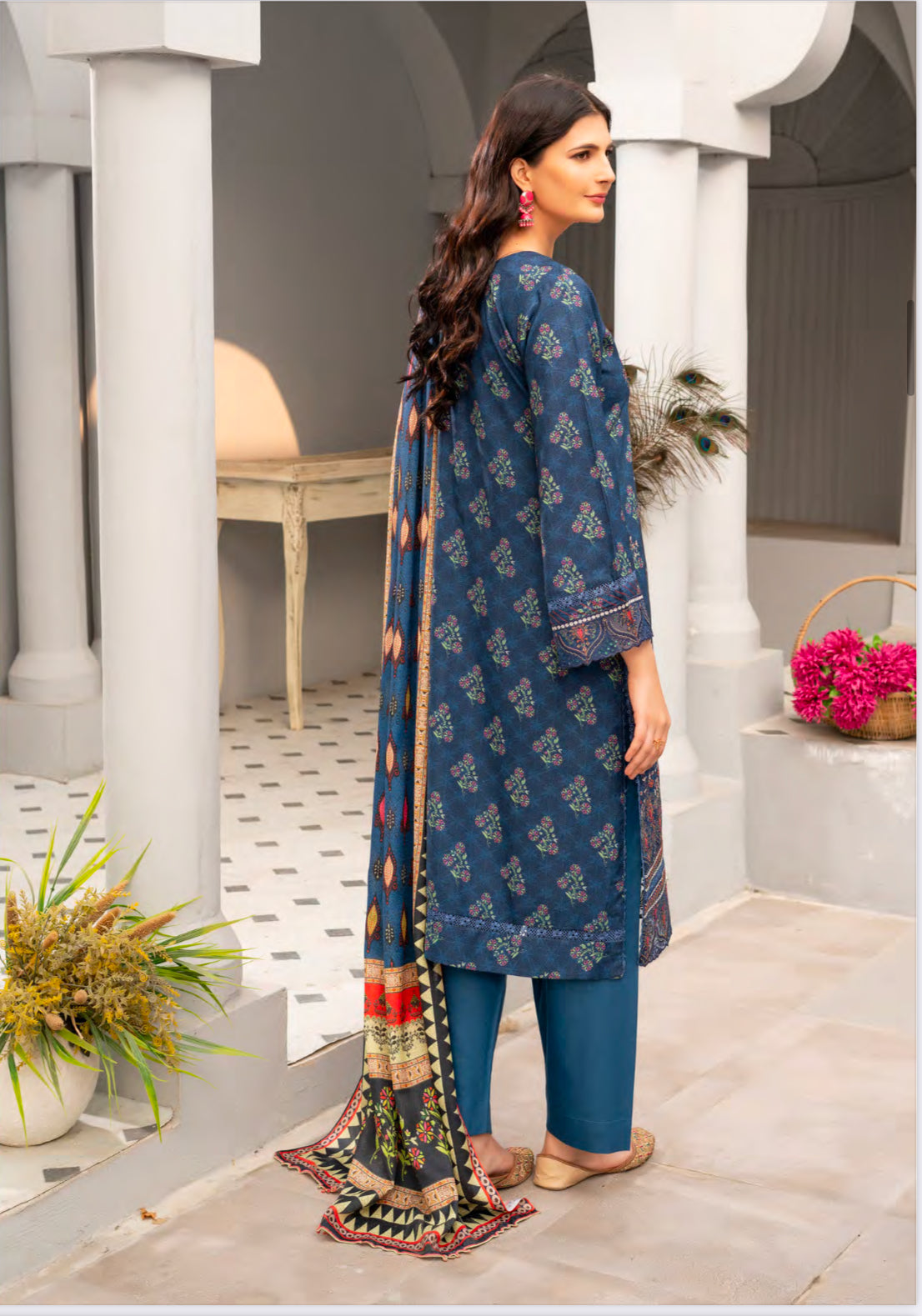 TRADITIONAL PAKISTANI SALWAR KAMEEZ – ETHNIC WEAR FOR WOMEN-09