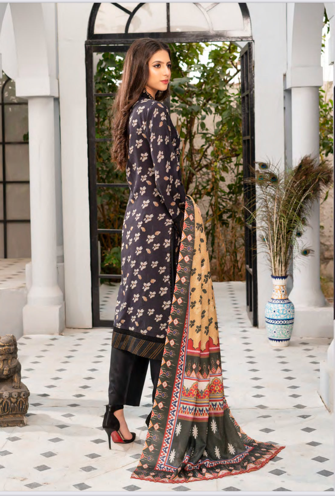 TRADITIONAL PAKISTANI SALWAR KAMEEZ – ETHNIC WEAR FOR WOMEN-10