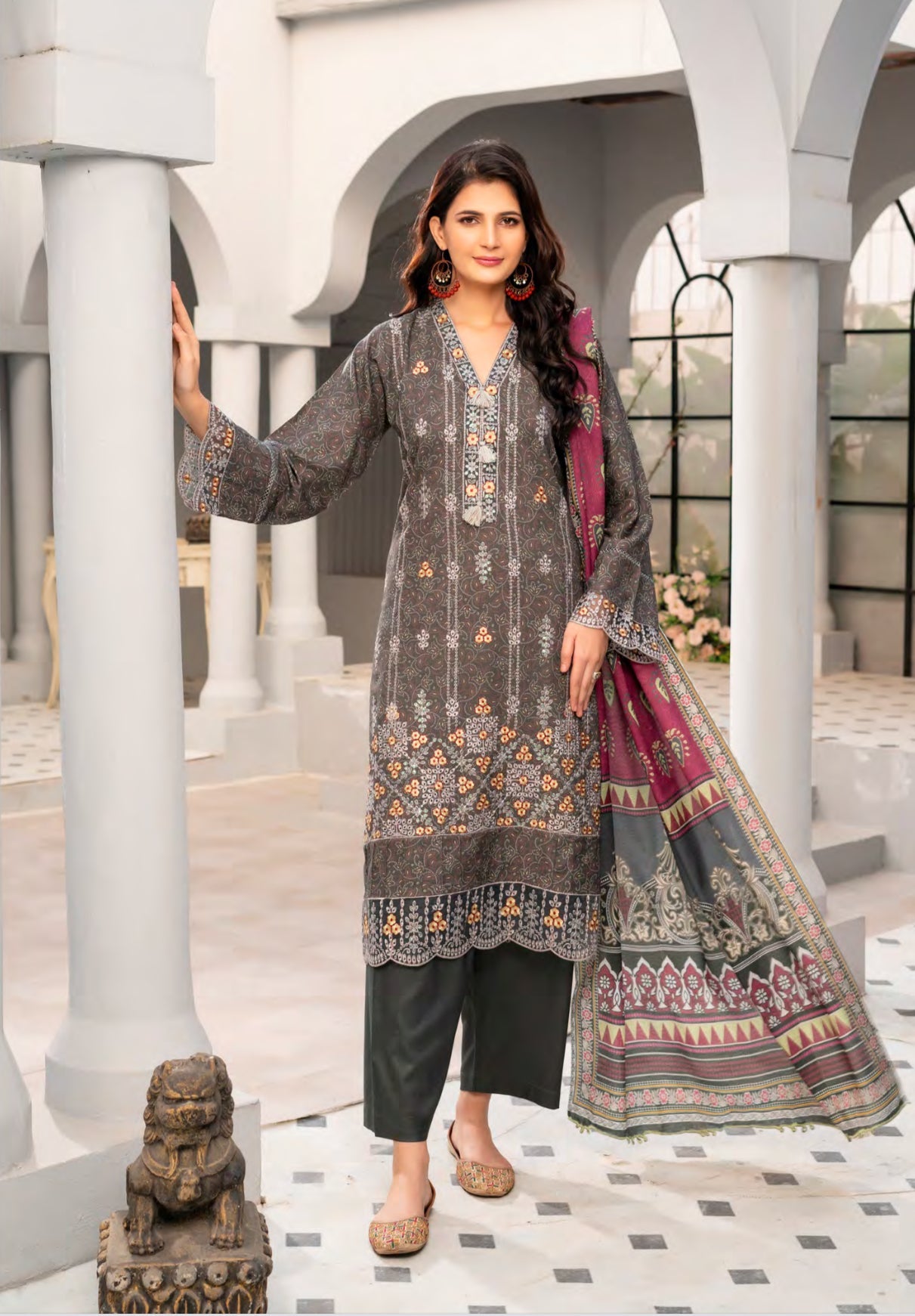 TRADITIONAL PAKISTANI SALWAR KAMEEZ – ETHNIC WEAR FOR WOMEN-11