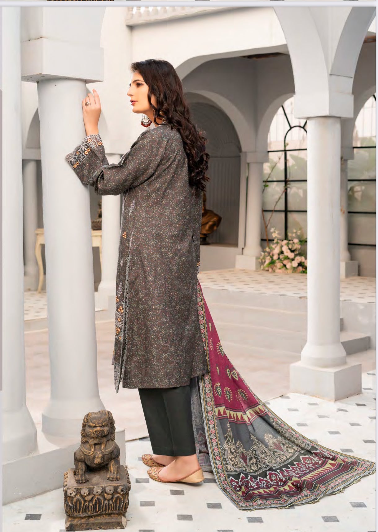 TRADITIONAL PAKISTANI SALWAR KAMEEZ – ETHNIC WEAR FOR WOMEN-11