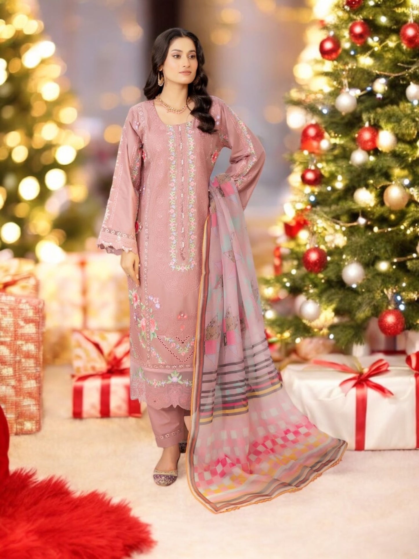 TRADITIONAL PAKISTANI SALWAR KAMEEZ – ETHNIC WEAR FOR WOMEN-261