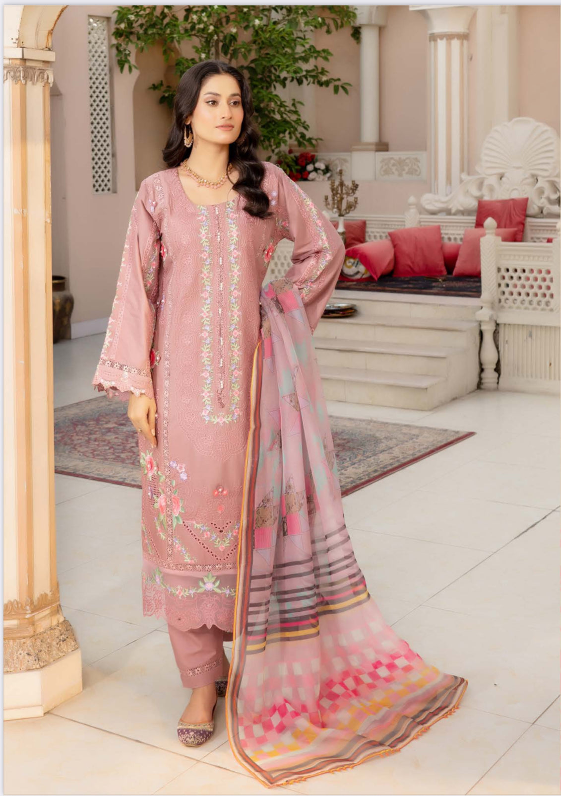 TRADITIONAL PAKISTANI SALWAR KAMEEZ – ETHNIC WEAR FOR WOMEN-261
