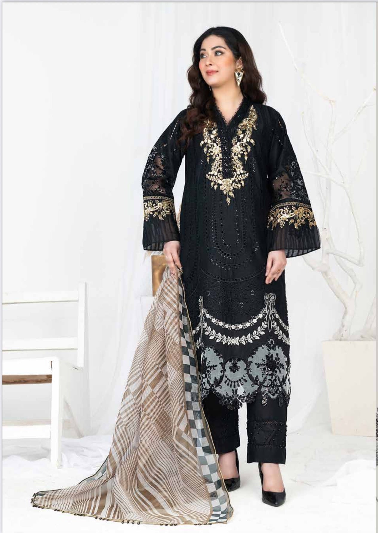 TRADITIONAL PAKISTANI SALWAR KAMEEZ – ETHNIC WEAR FOR WOMEN-266