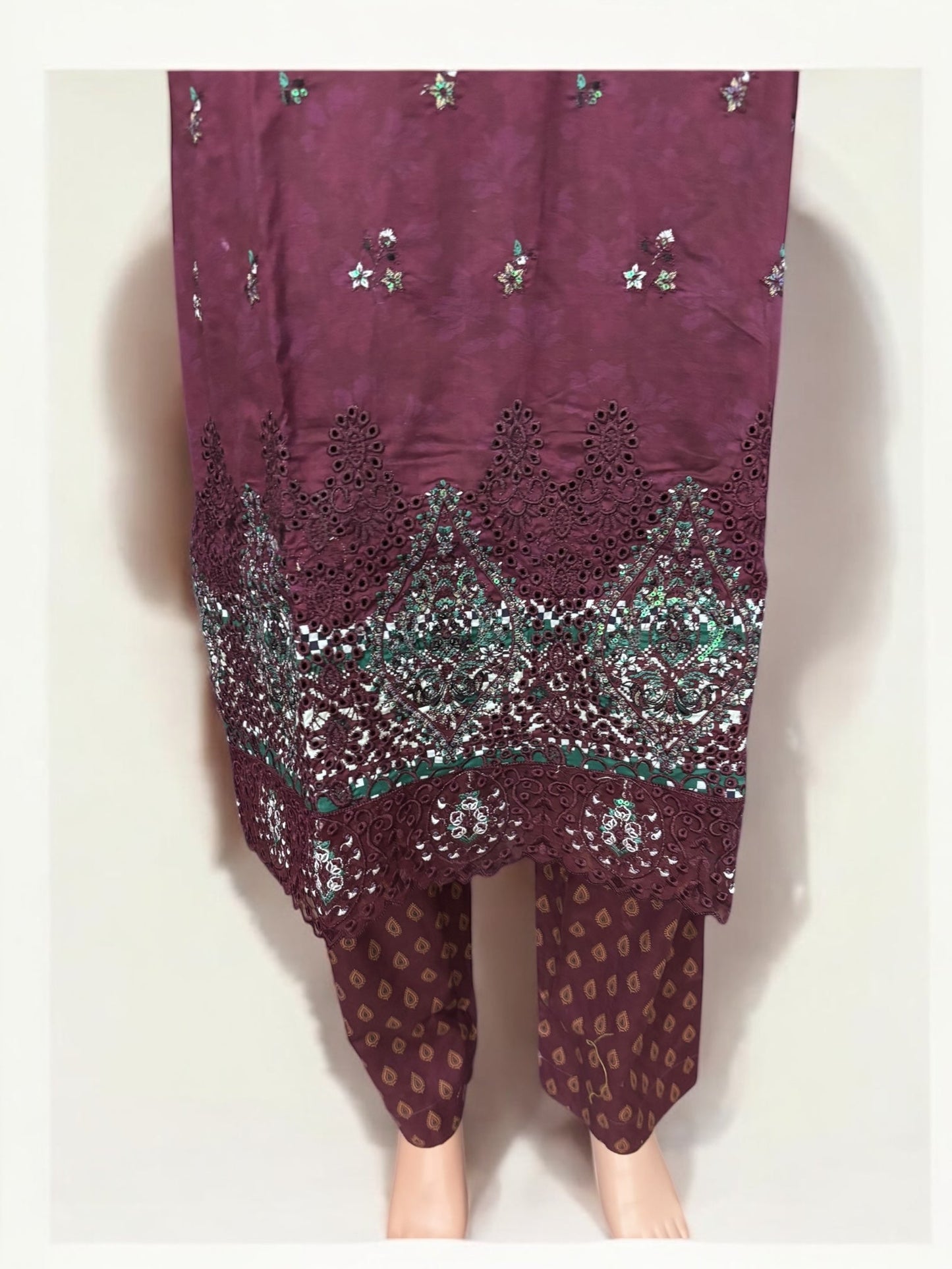 TRADITIONAL PAKISTANI SALWAR KAMEEZ – ETHNIC WEAR FOR WOMEN-267