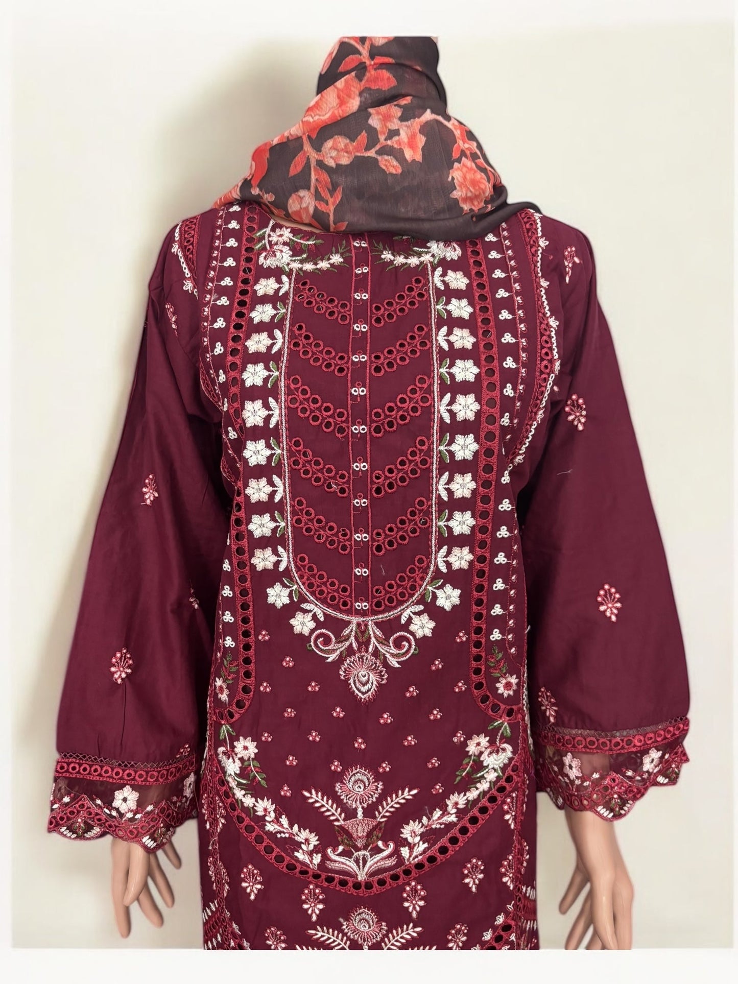 TRADITIONAL PAKISTANI SALWAR KAMEEZ – ETHNIC WEAR FOR WOMEN-270