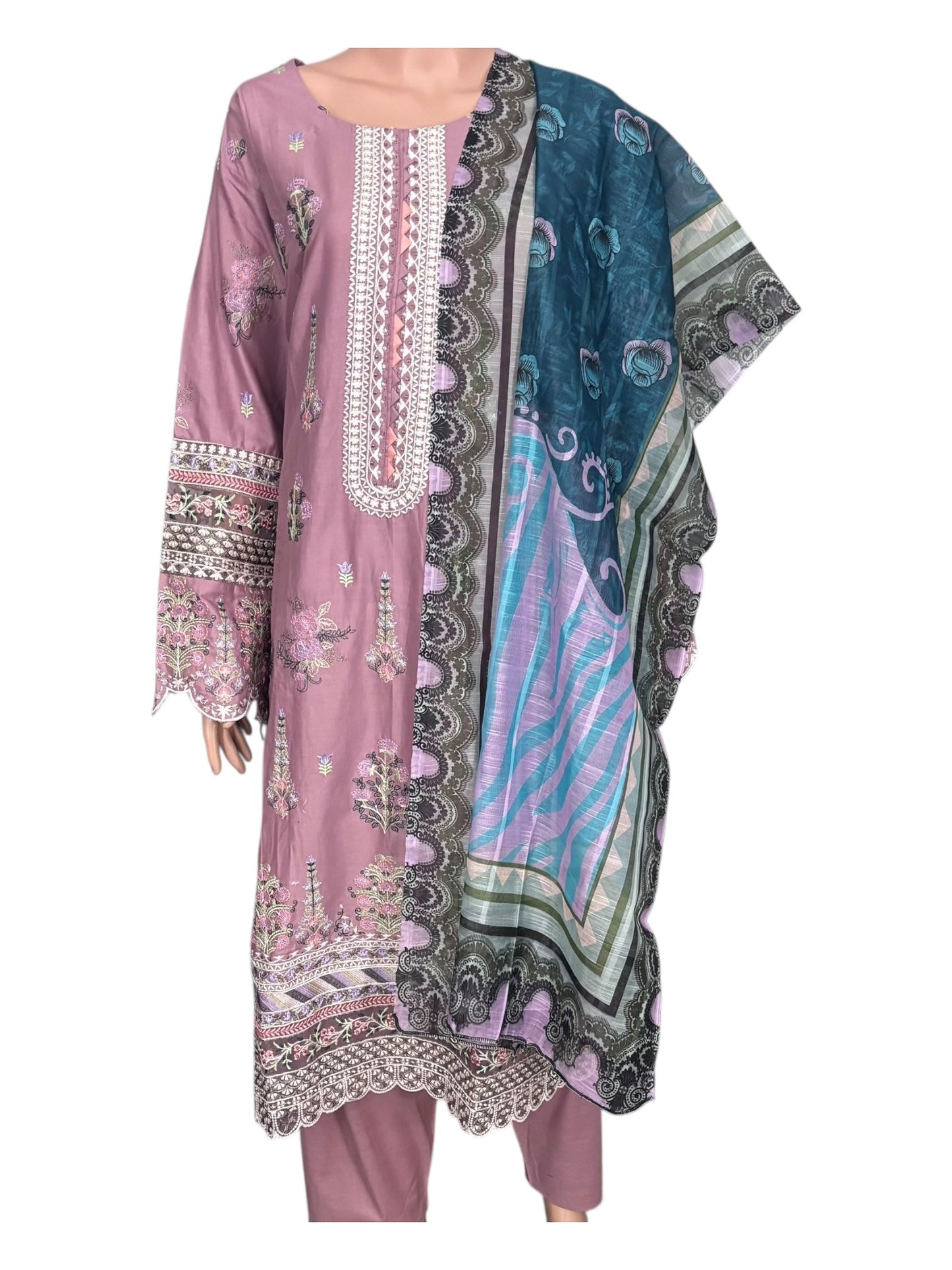 TRADITIONAL PAKISTANI SALWAR KAMEEZ – ETHNIC WEAR FOR WOMEN-272