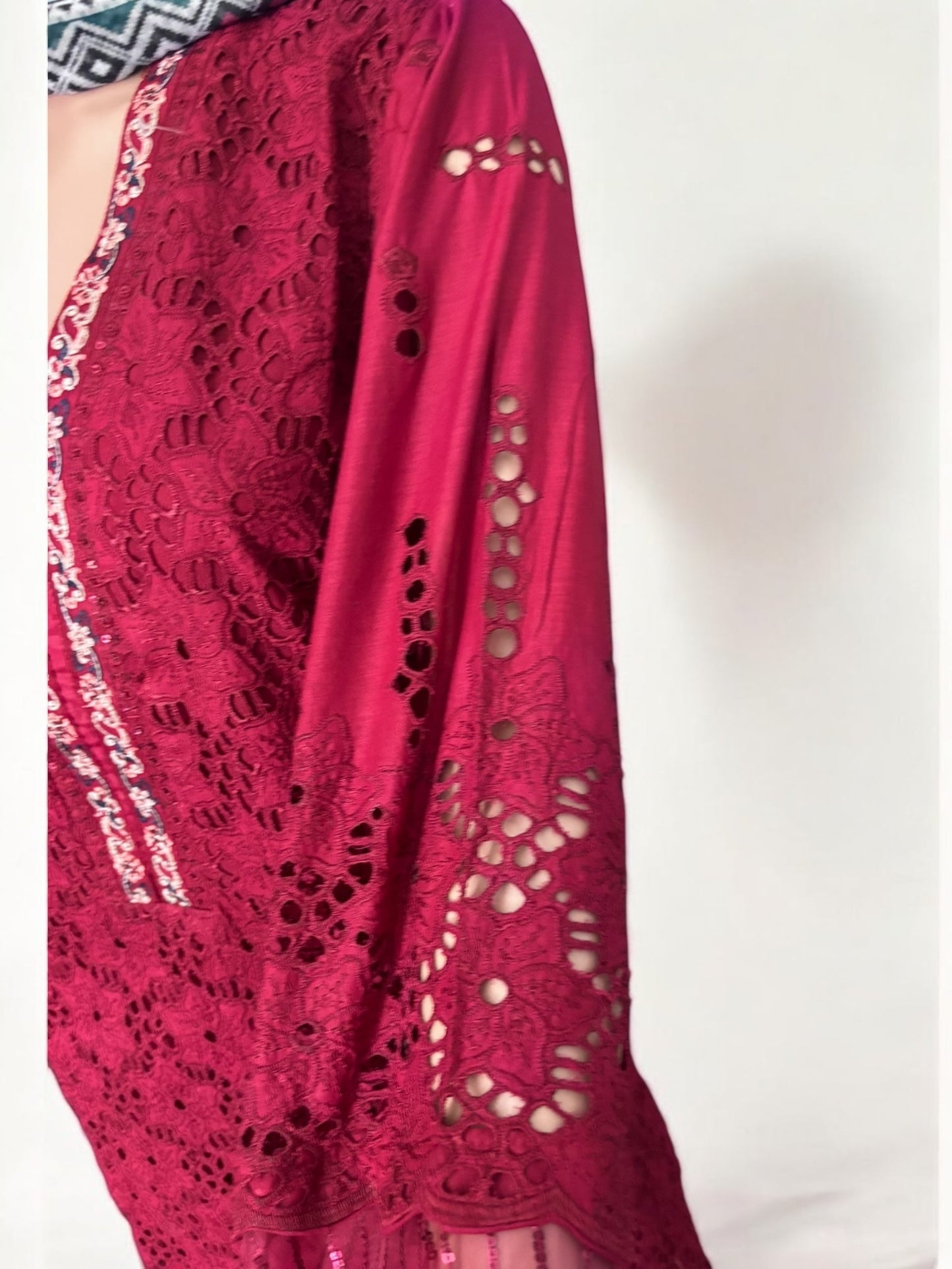 TRADITIONAL PAKISTANI SALWAR KAMEEZ – ETHNIC WEAR FOR WOMEN-287