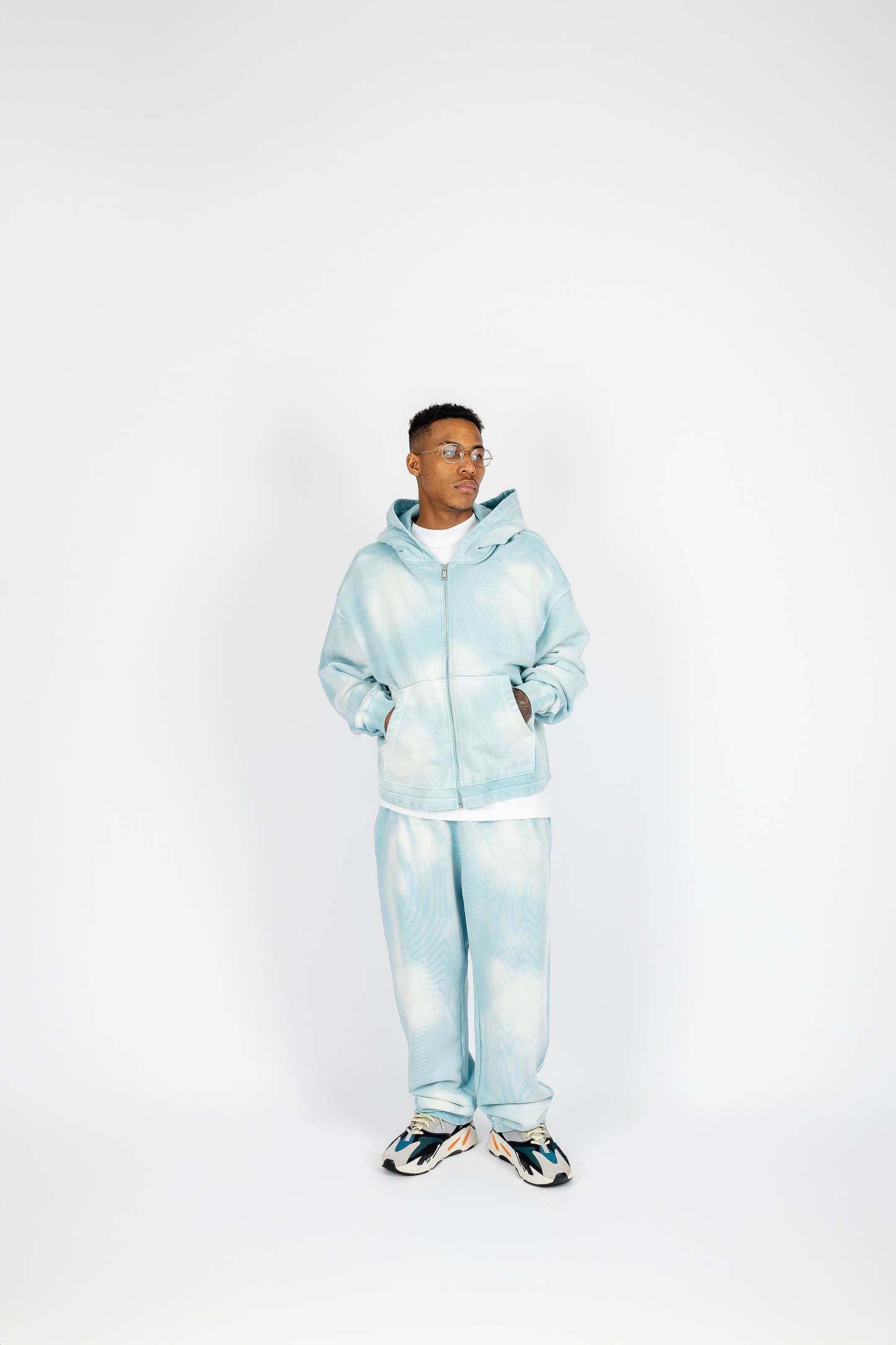 042 CLOTHING SUN-DRIED ZIP UP AND SWEATPANTS SET