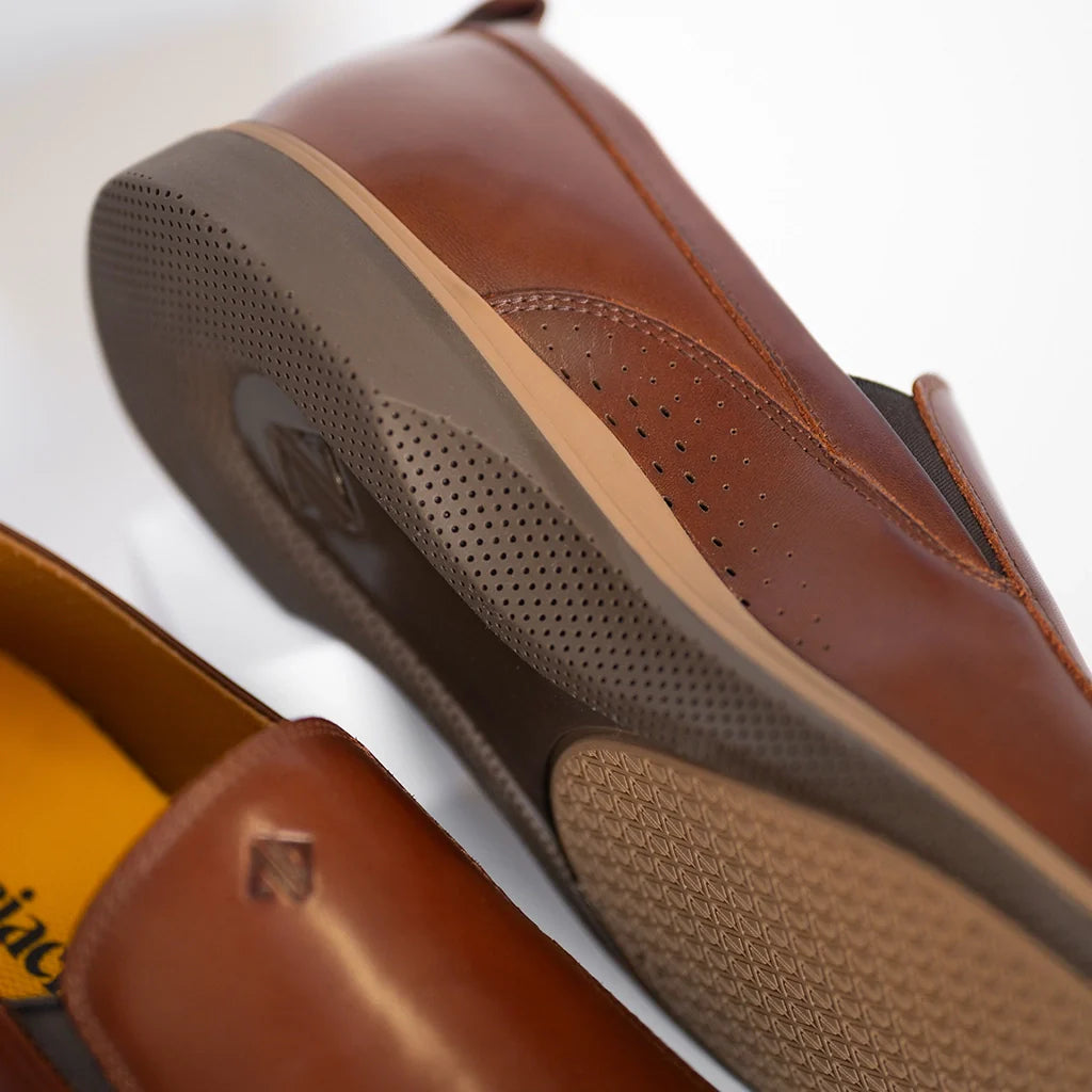THE SLIP-ON (CHESTNUT)