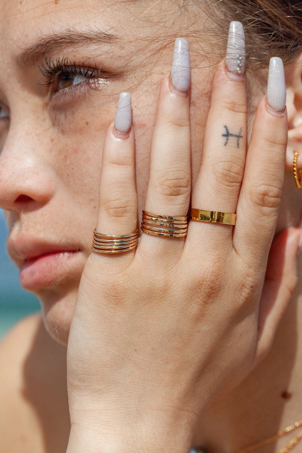 THICK GOLD FLAT BAND RING - HALOA