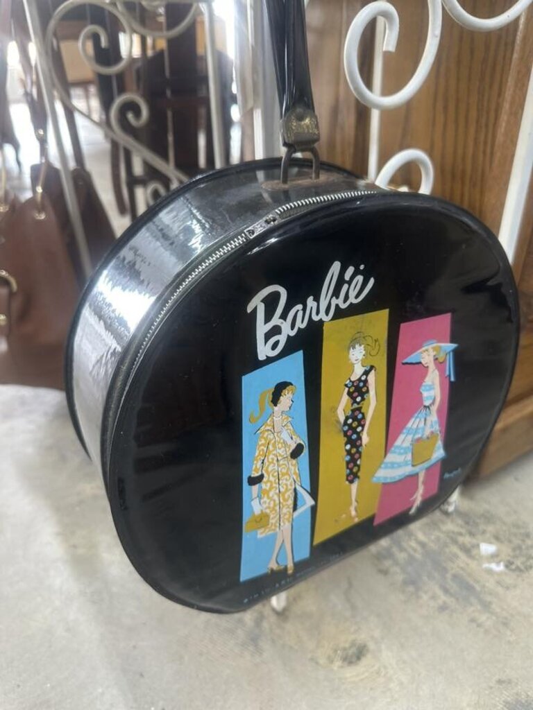 VINTAGE 1961 BY MATTEL PONYTAIL BARBIE DOLL BLACK ROUND CARRY CASE