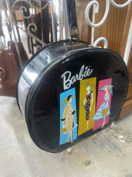 VINTAGE 1961 BY MATTEL PONYTAIL BARBIE DOLL BLACK ROUND CARRY CASE