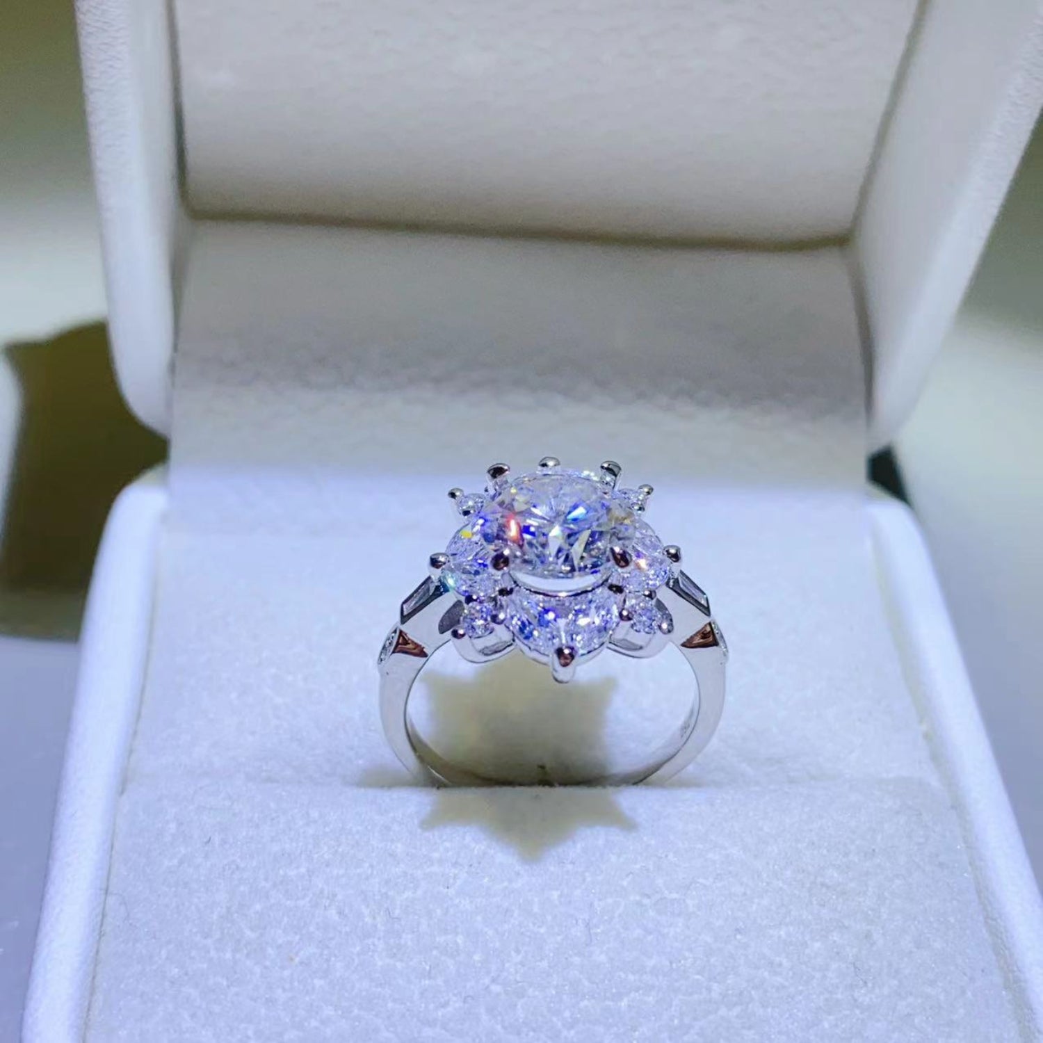 2 CARAT MOISSANITE 925 STERLING SILVER RING-Thriftique Marketplace