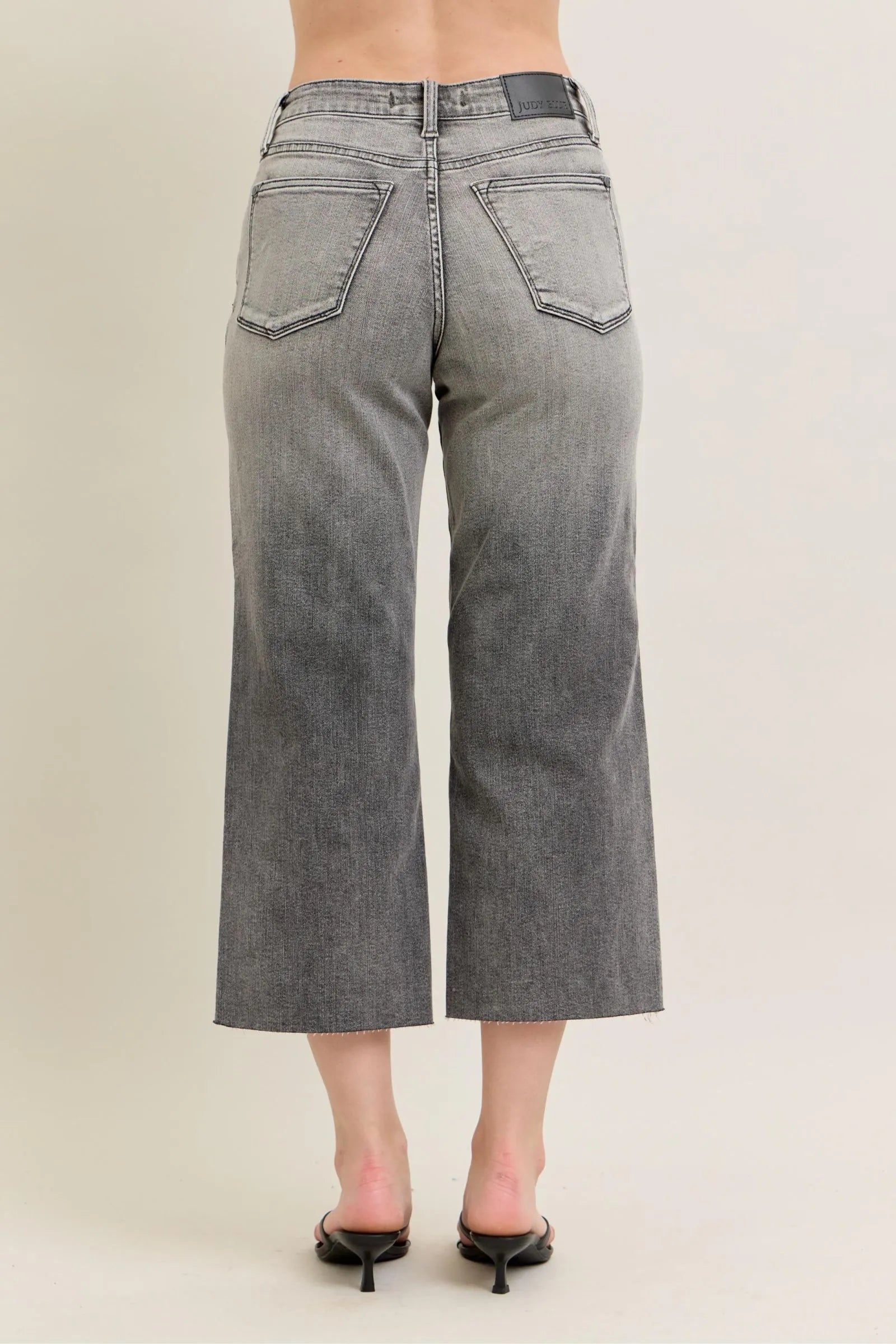 JUDY BLUE FULL SIZE WIDE LEG CAPRIS JEANS PLUS SIZE