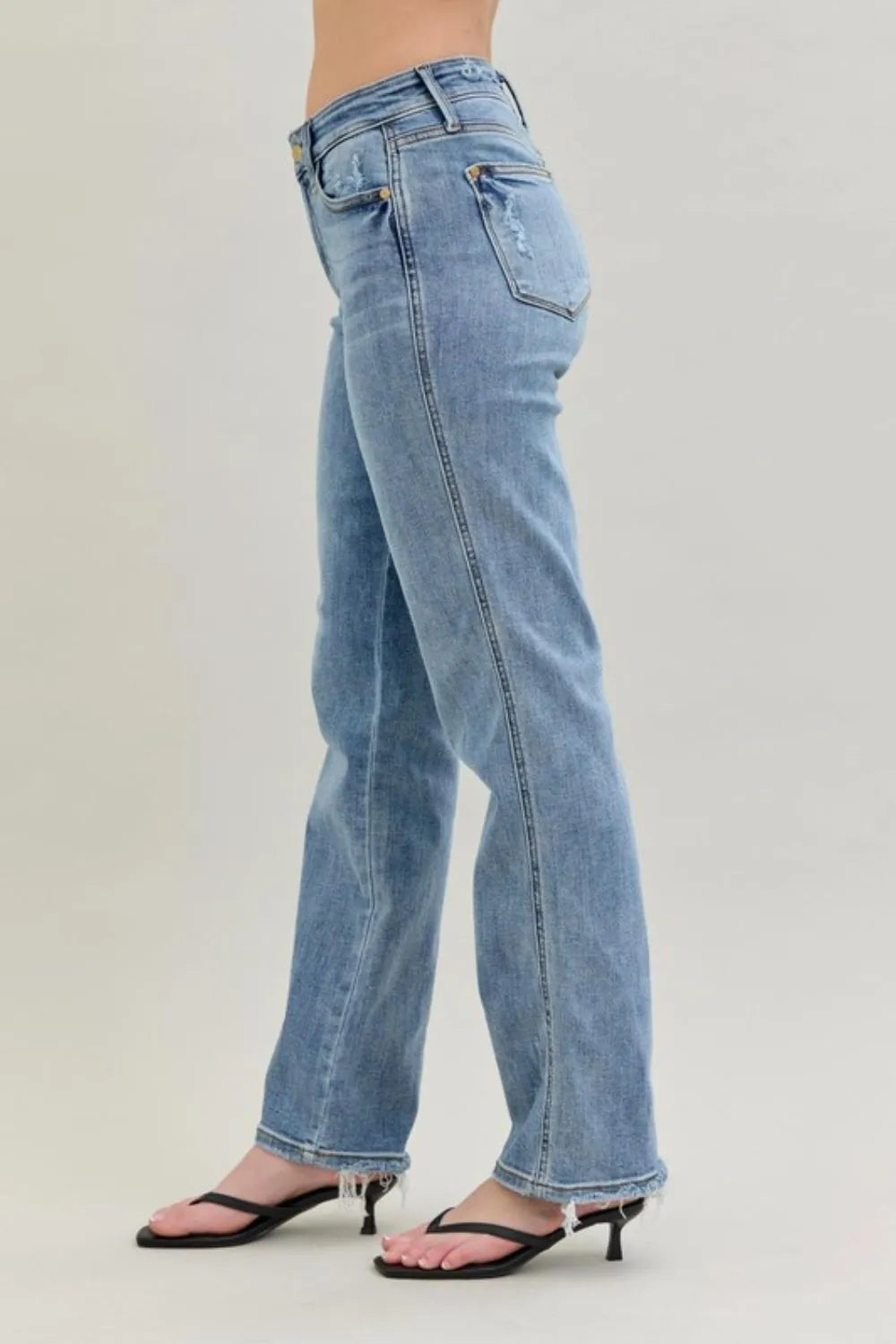 JUDY BLUE FRAYED HEM CELL PHONE POCKET DAD JEANS