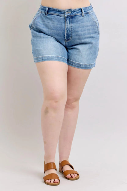 JUDY BLUE PLUS SIZE HIGH RISE DENIM SHORTS