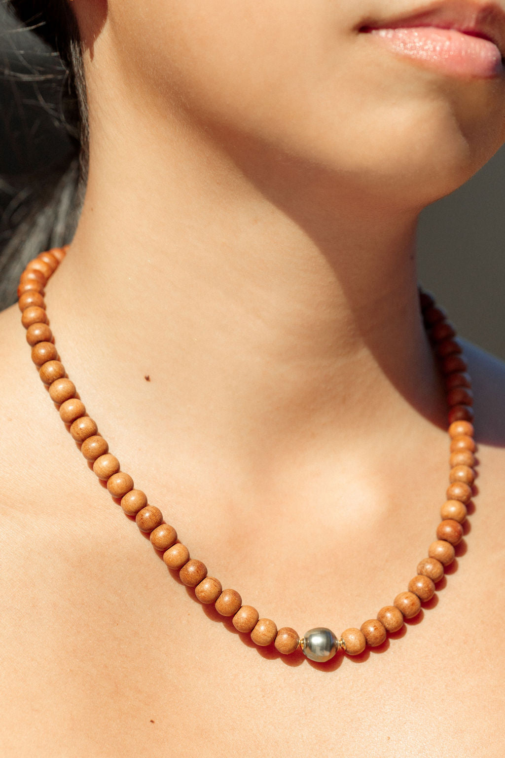 TAHITIAN PEARL SANDALWOOD NECKLACE - ROSELANI