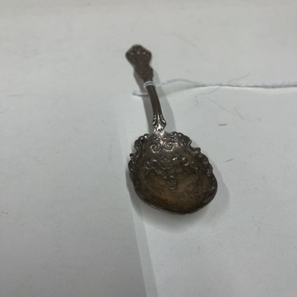 VINTAGE SILVERWARE SUGAR/BERRY SPOON