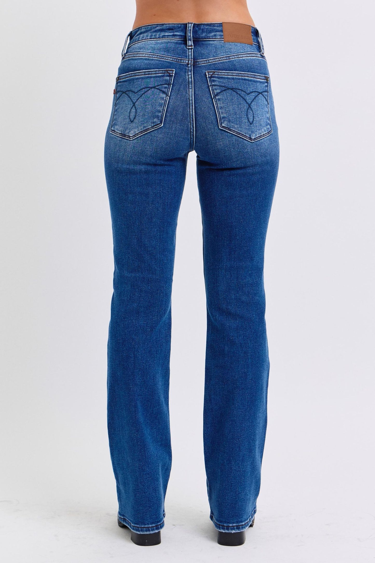 JUDY BLUE FULL SIZE MID-RISE BOOTCUT JEANS WITH POCKETS