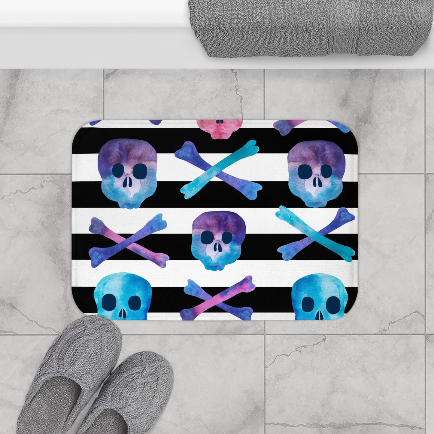 SKULLS AND STRIPES MICROFIBER BATH MAT