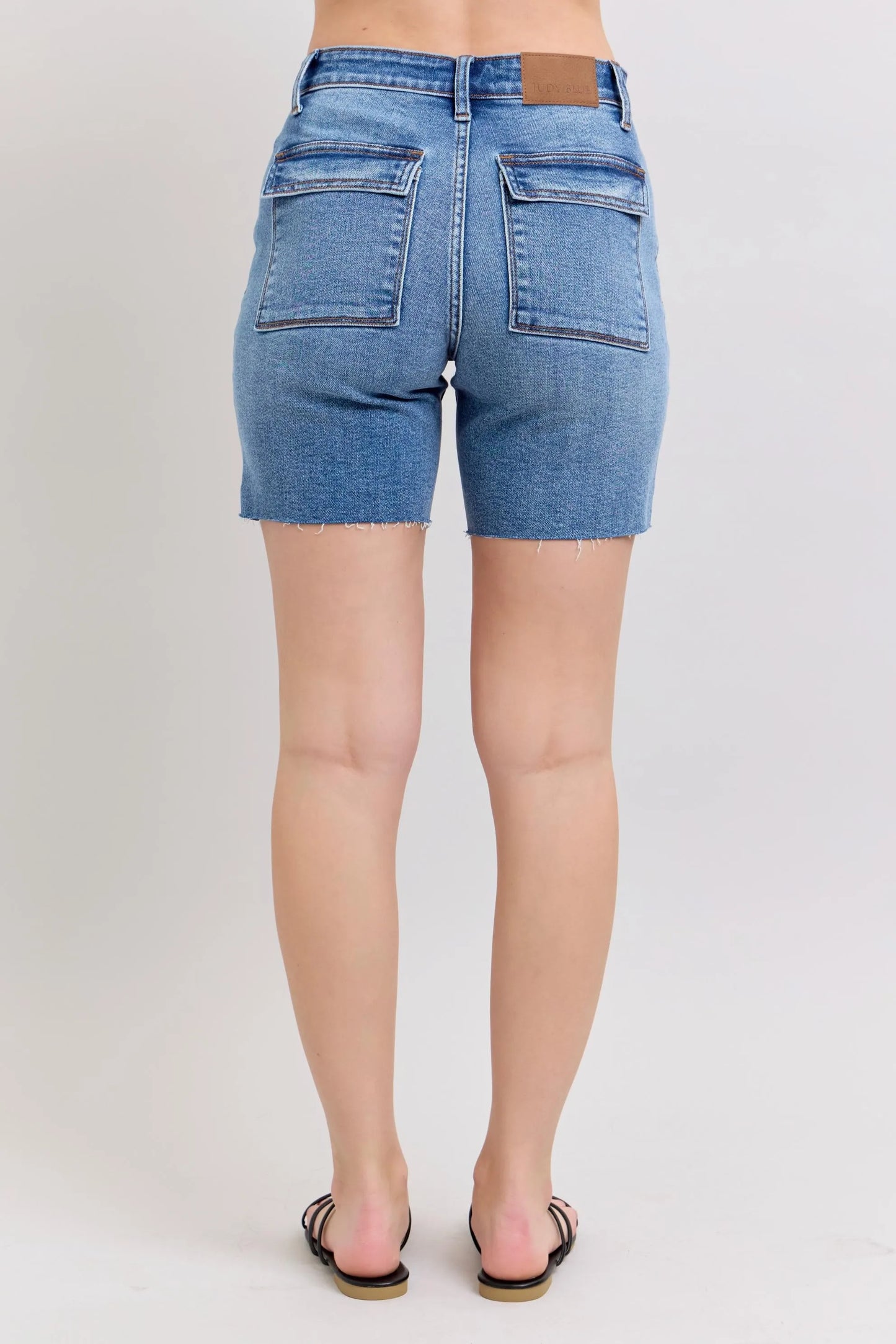 JUDY BLUE FULL SIZE MID RISE BERMUDAS DENIM SHORTS W/ BACK FLAP POCKETS PLUS SIZE