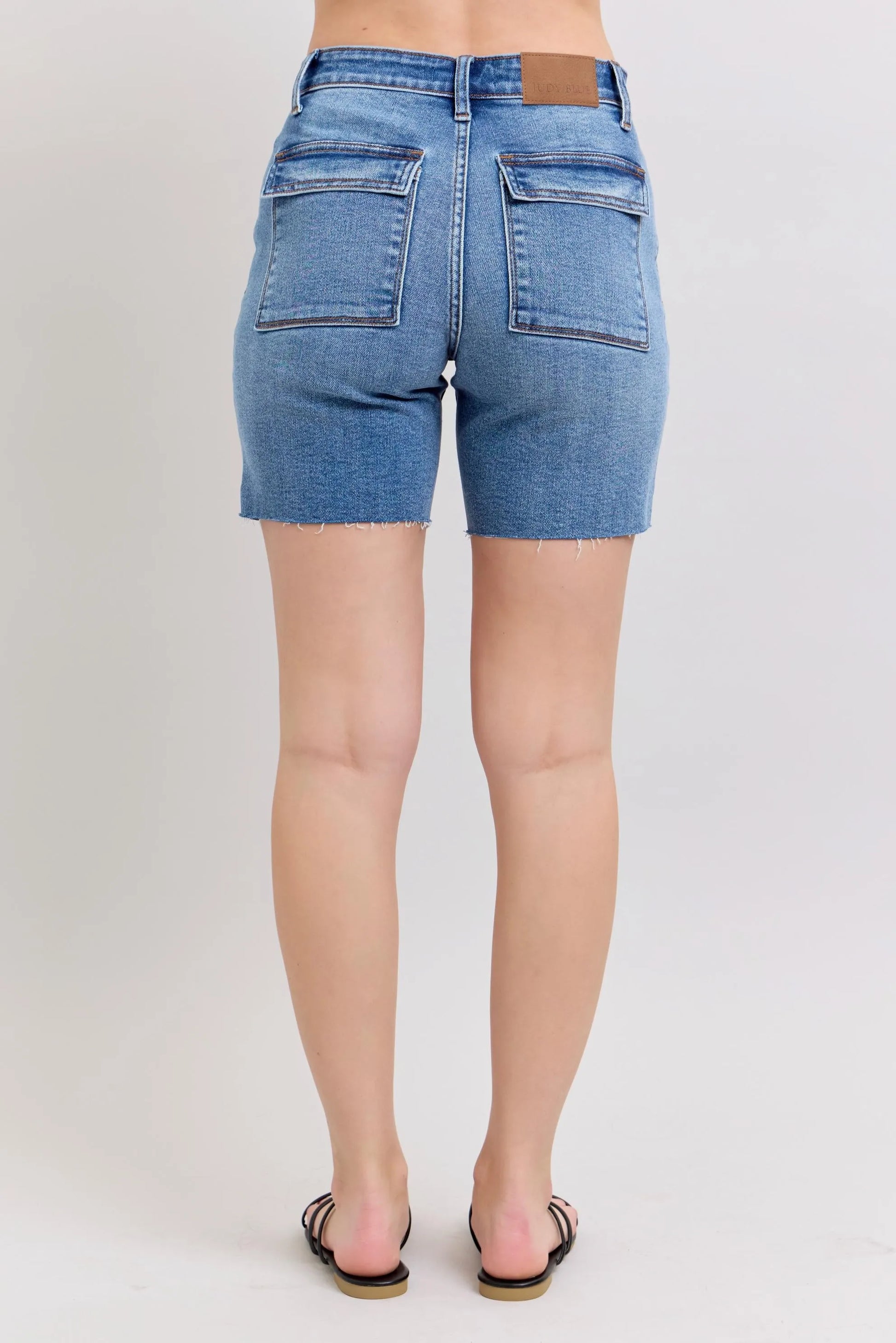 JUDY BLUE FULL SIZE MID RISE BERMUDAS DENIM SHORTS W/ BACK FLAP POCKETS PLUS SIZE