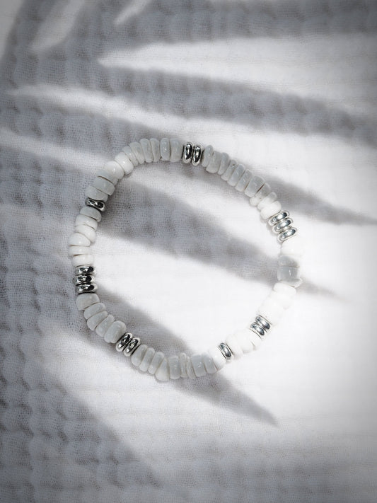 STRETCHY UNISEX WHITE PUKA SHELL BRACELET - IKAIKA
