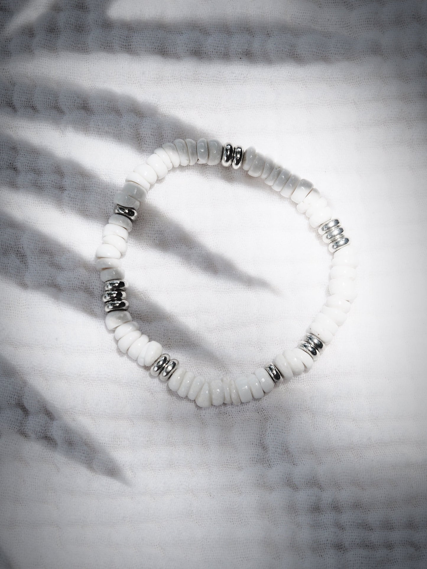 STRETCHY UNISEX WHITE PUKA SHELL BRACELET - IKAIKA