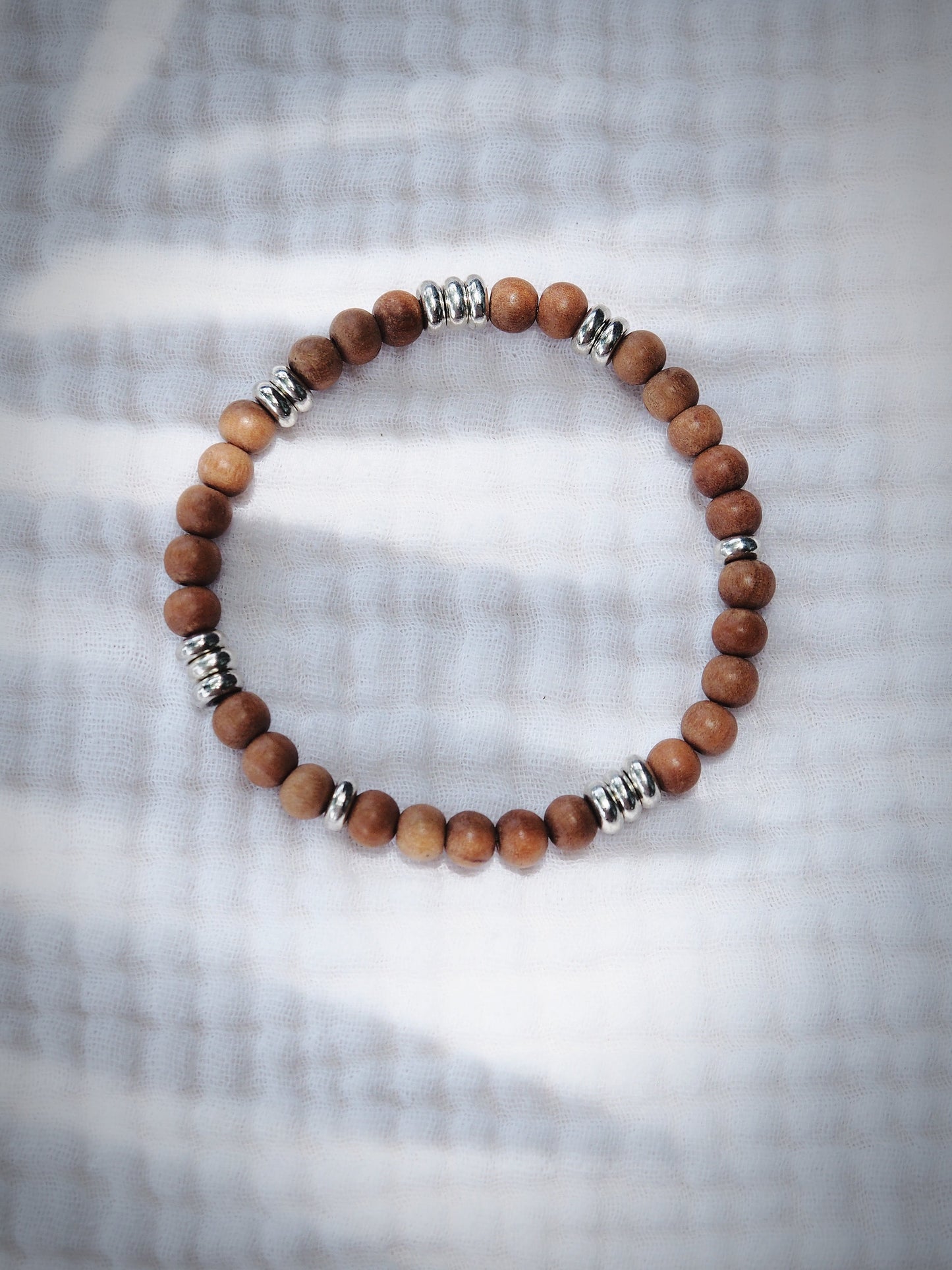 STRETCHY MEN'S UNISEX SILVER SANDALWOOD BRACELET - LANAKILA