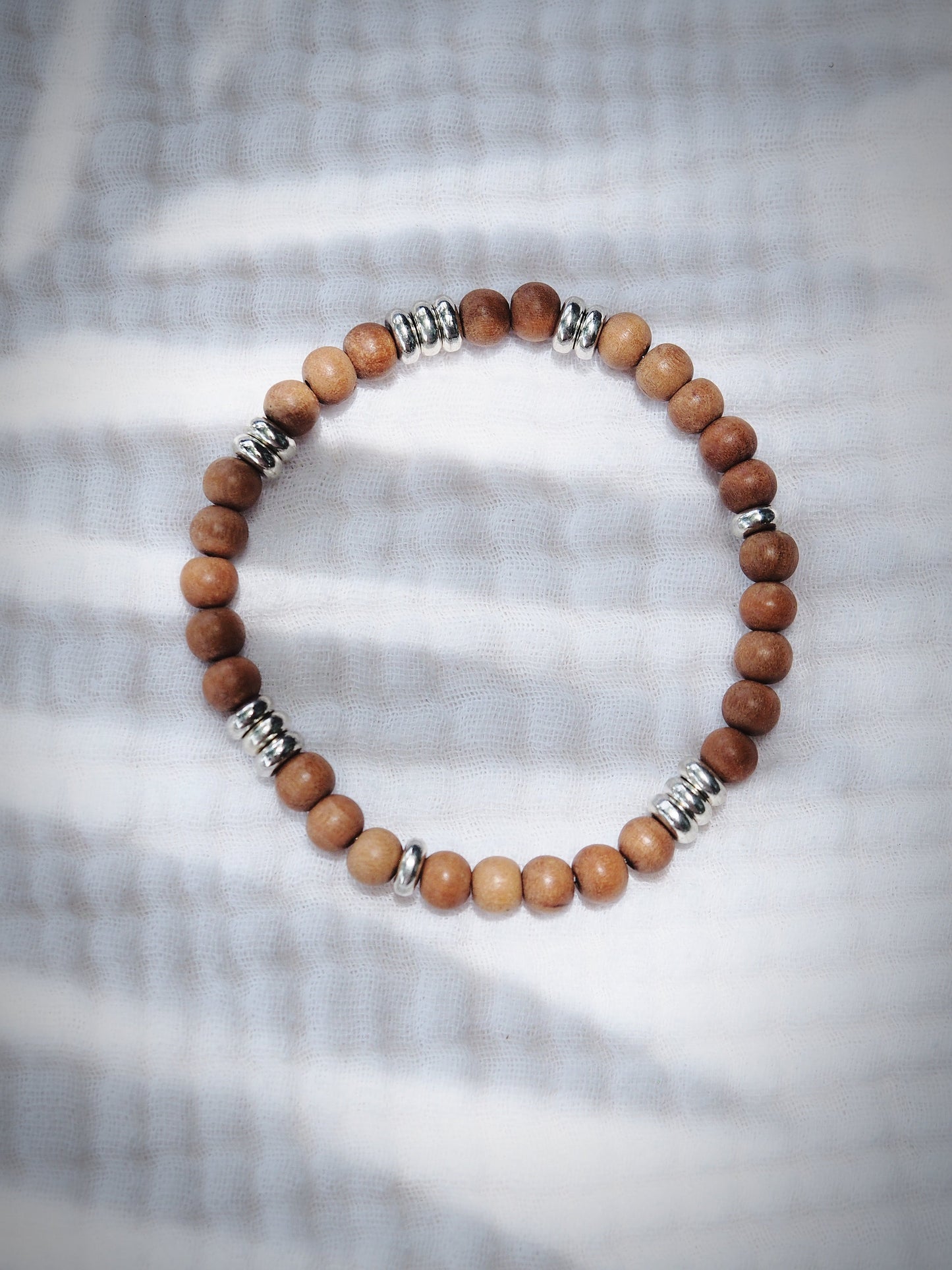 STRETCHY MEN'S UNISEX SILVER SANDALWOOD BRACELET - LANAKILA