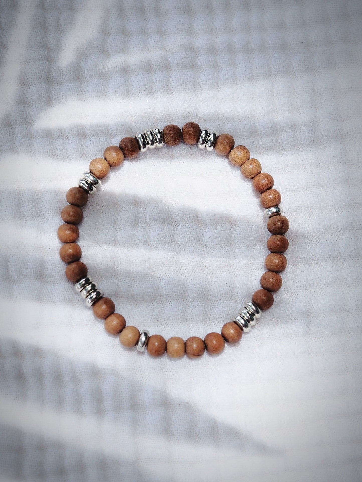 STRETCHY MEN'S UNISEX SILVER SANDALWOOD BRACELET - LANAKILA