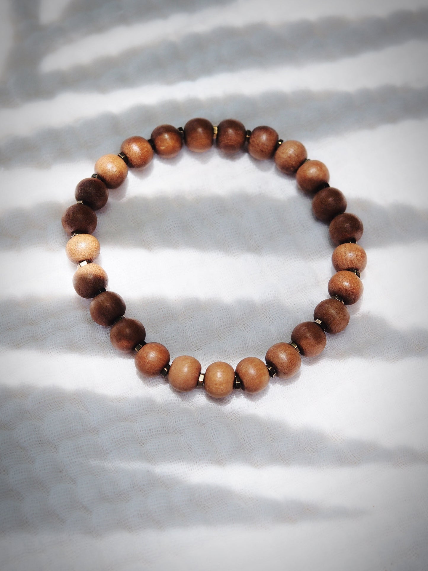 STRETCHY UNISEX SANDALWOOD BRACELET - KAWIKANI