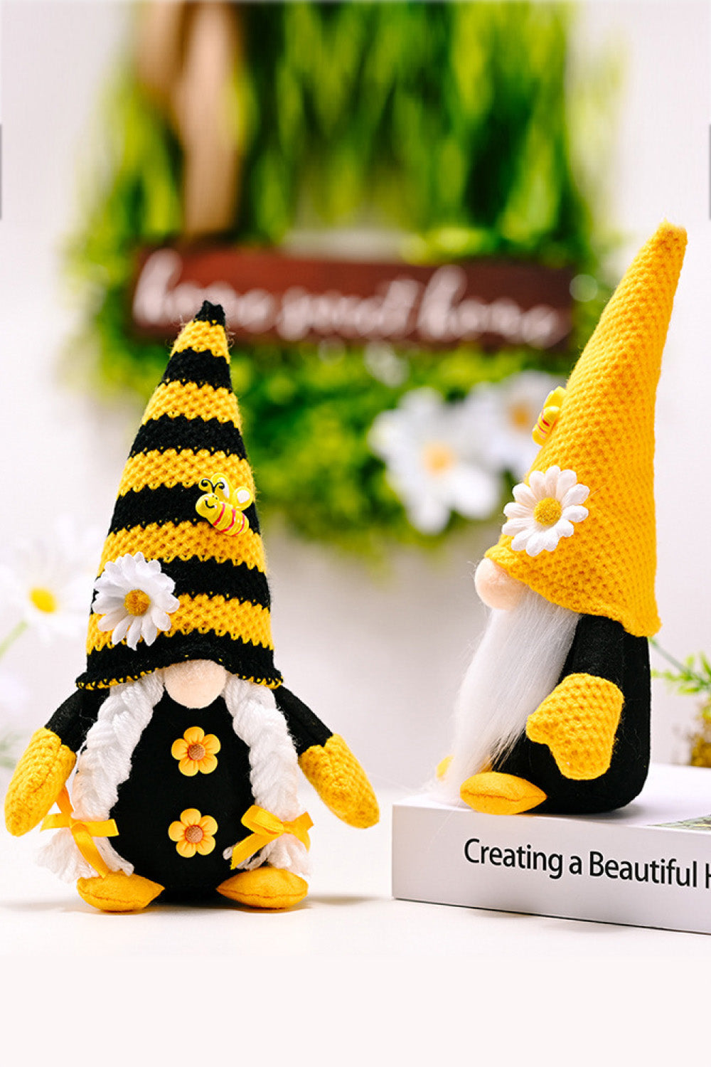 BEE AND FLOWER DECOR FACELESS GNOME-Thriftique Marketplace