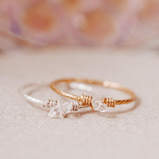 DAINTY CRYSTAL RING