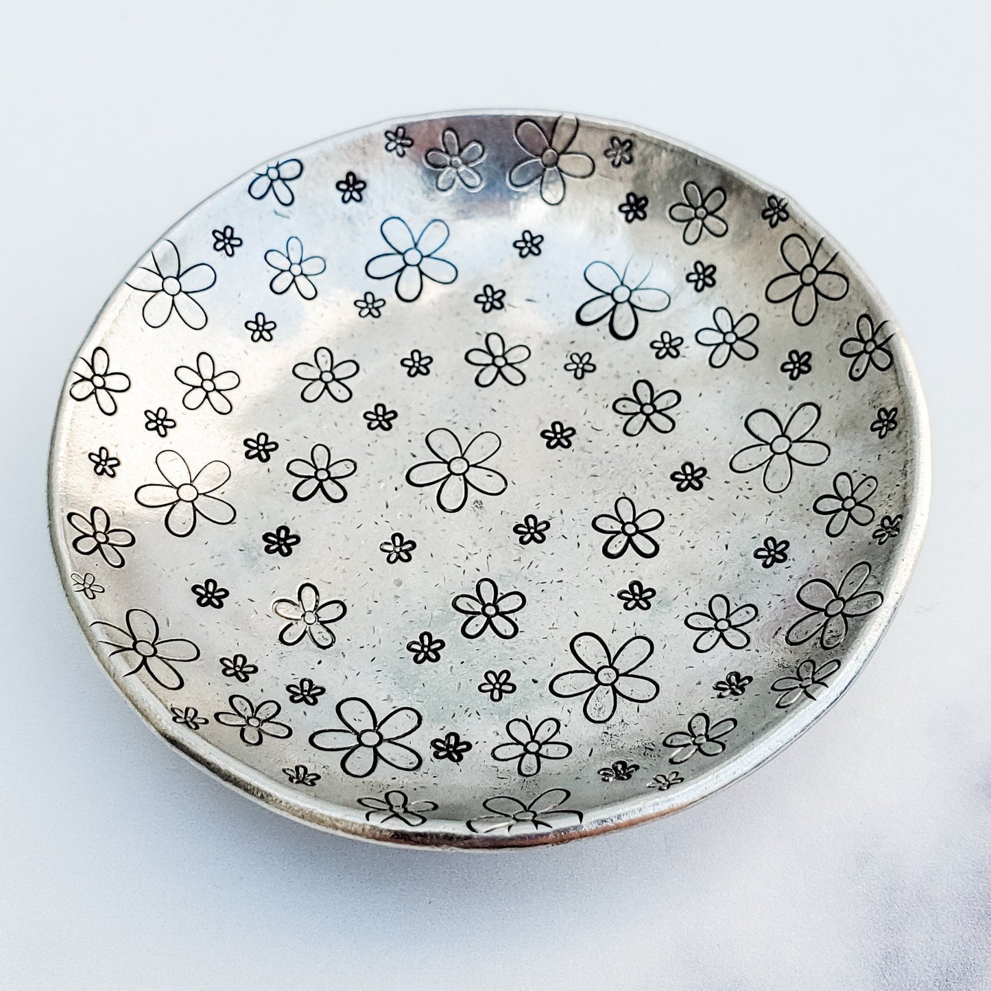 DAISY PEWTER RING DISH