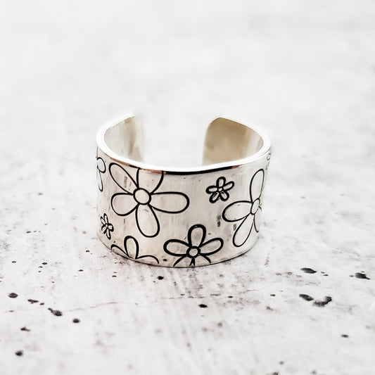 DAISY SILVER FLOWER RING