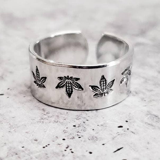 HEMP LEAF SILVER RING