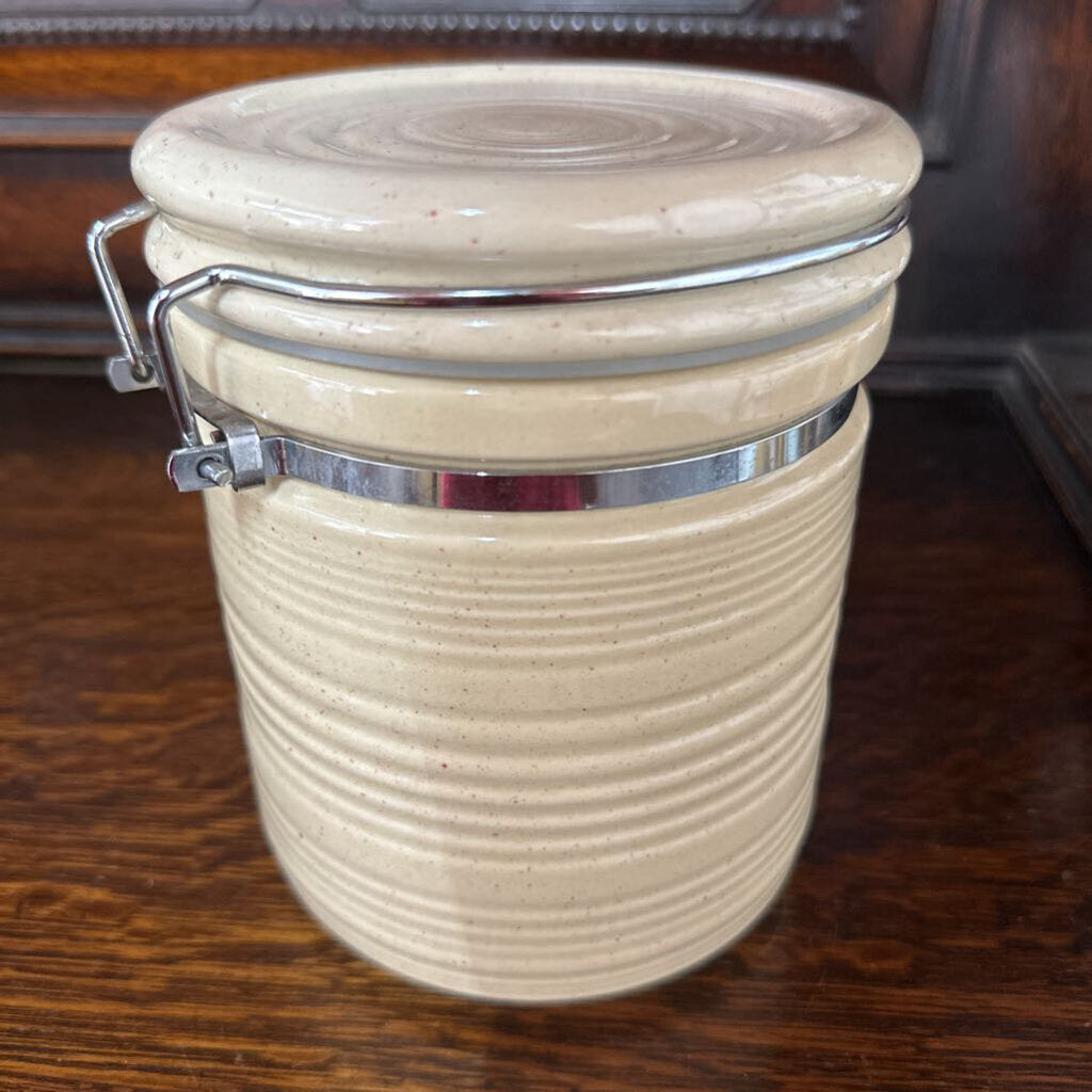 FARMHOUSE APPLE CANESTER