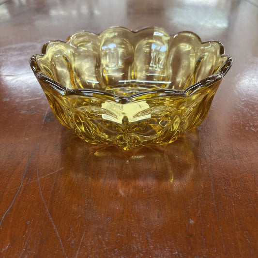 VINTAGE ANCHOR HOCKING SCALLOPED BOWL