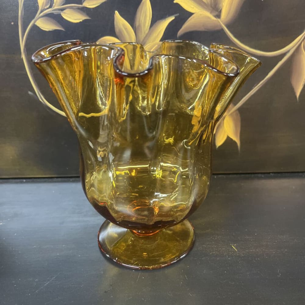 VINTAGE AMBER GLASS RUFFLE VASE