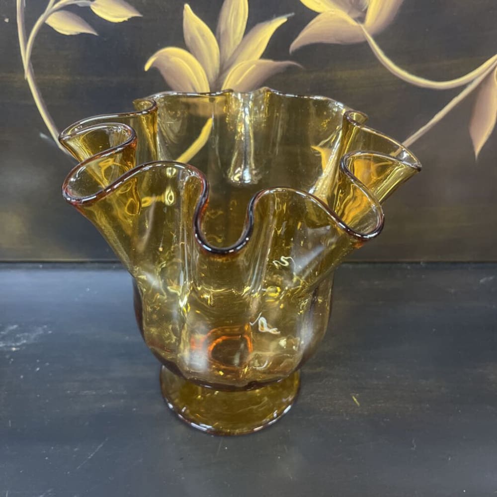 VINTAGE AMBER GLASS RUFFLE VASE