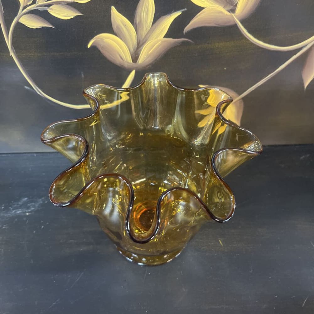 VINTAGE AMBER GLASS RUFFLE VASE